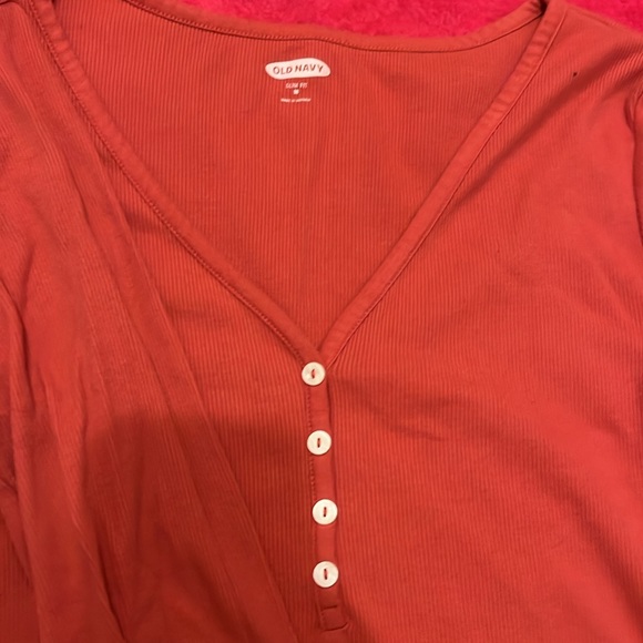 2 pack Old Navy Henley shirts - Picture 7 of 8